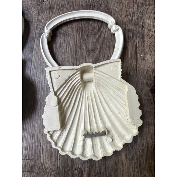 Beach House Seashell Towel Holders Vintage USA Homco Ivory Set of 2 - Picture 7 of 9